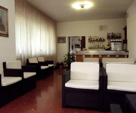 Crociani Hotel 2*
